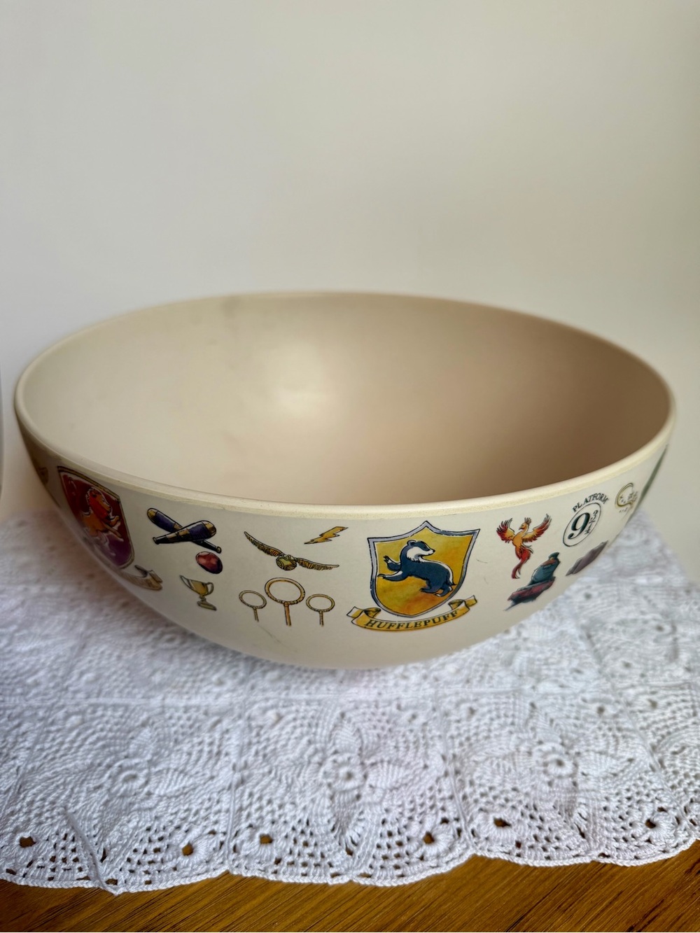 Harry Potter Hogwarts Serving Bowl 12” Gryffindor Ravenclaw Hufflepuff Slytherin